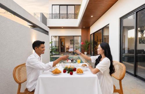Kesiman Villa | Brandnew Beachside Luxury 3BR Tropis A Style