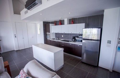 Punta Balandra Apartment | Breathtaking View Condo w/Balcony + Beach + Pool + Parking & Wi-Fi