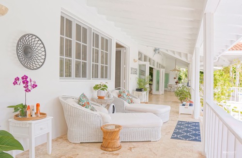 Los Mangos Villa | Breathtaking Villa Overlooking Golf Course Within Walking Distance to Beach