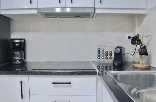 Varkiza Apartment | Bright and Peaceful Apartment near Varkiza beach