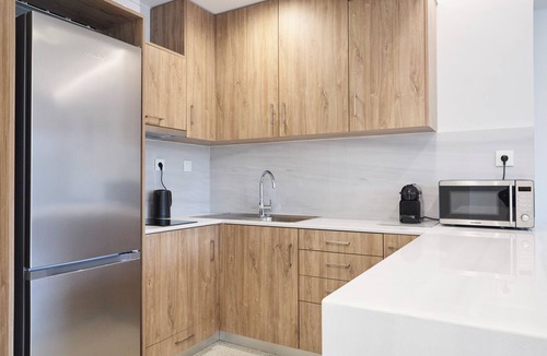 Plaka Apartment | Bright space downtown with street and park view near Acropolis