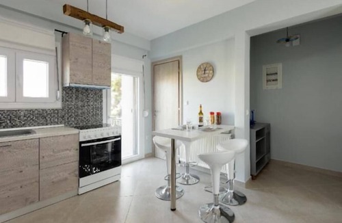 Ampelokipoi-Menemeni Apartment | Bright Spacious Two-Bedroom Apartment
