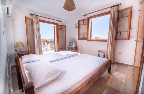 Poros Apartment | bright, splendid house