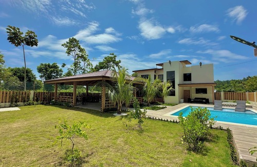 La Joya House | Brilliant 3-bedroom house with AC in charming Jarabacoa