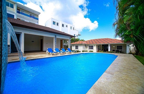 Villas Ana Maria Villa | Bring your lovers under the pool's waterfall