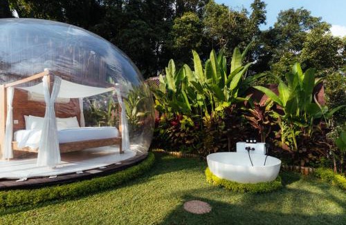 Tampaksiring Hotel | Bubble 7 - Cozy Bubble Retreat White Bath Ubud