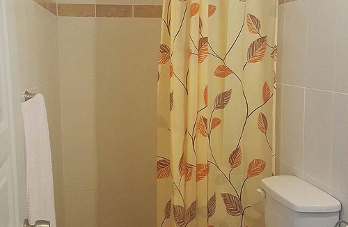 La Mulata Apartment | Budget hotel room in La Mulata, with fans/internet/cable TV/parking