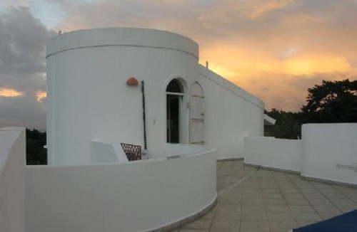 La Mulata Apartment | Budget room in Dominican house with pool