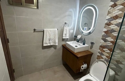 Santo Domingo Apartment | Bueno, Bonito y Barato! Las 3 Bs estan aqui! A 2 cuadras del Downtown Center!