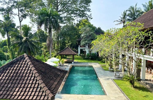 Kemenuh Hotel | Bumi Kinar Heritage