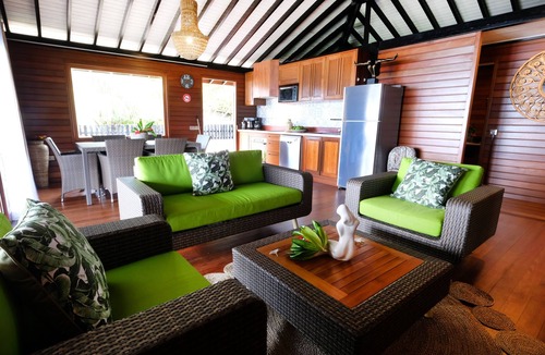 Temae House | bungalow lagoon side/6 people max/Moorea/3 bedrooms with A/C, 2 bathrooms
