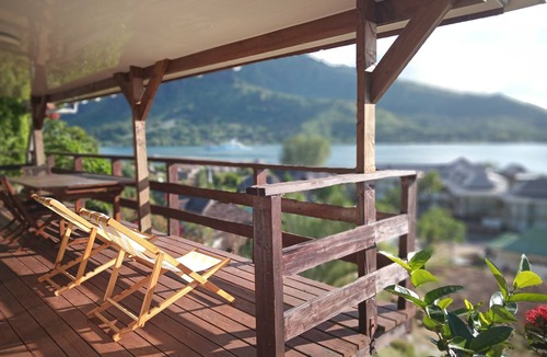 Paopao House | Bungalow Tropical Sunset, exceptional view of Cook Bay Paopao