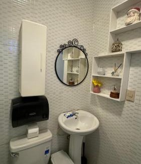 Villa Espana Apartment | Céntrico con wifi, luz,gas, TV y aire incluido
