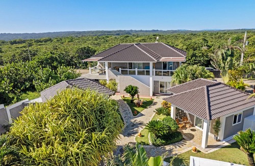 Cabarete Villa | Cabarete Paradise : Your Beachfront Oasis - Villa Azul 14-BDR