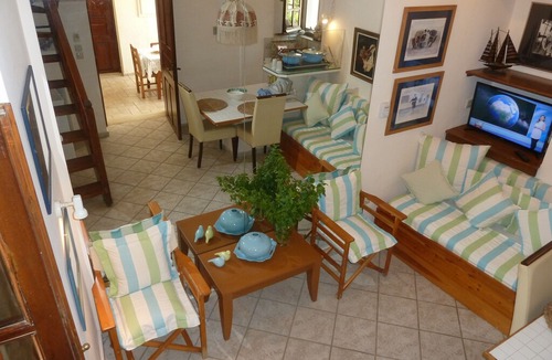Atsipopoulo Apartment | Calergi 2❤️️Self check-in❤️Very Fast Wi-Fi🌼Private outdoors space🏡Kitchen❤️️