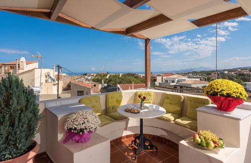 Atsipopoulo Apartment | Calergi 9 - Boutique Resort 1BDR/1LVR Apt: Pool/Rooftop/SeaView/Sunset/Rethymno