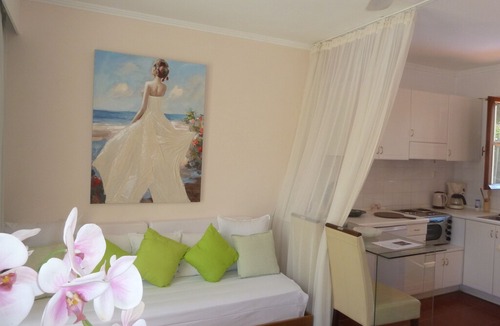 Atsipopoulo Apartment | Calergi 9❤️️Self check-in❤️Fast Wi-Fi🌼Private outdoors space🏡Kitchen❤️️Parking