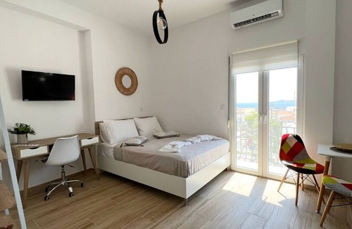 Ermoupoli Apartment | Calm Joy & J - Infinity