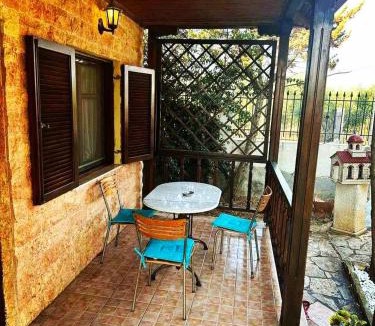 Nea Potidaia House | Candys Yard