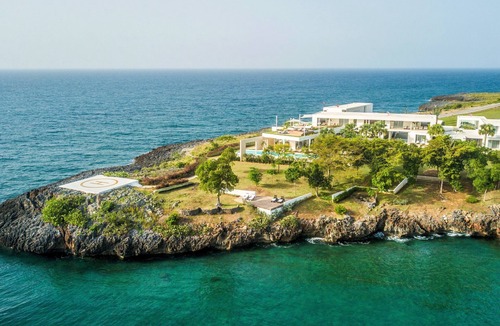Puerto Bahia Villa | Cap el Limon, Oceanfront 6-Bedroom Villa Noah with Pool