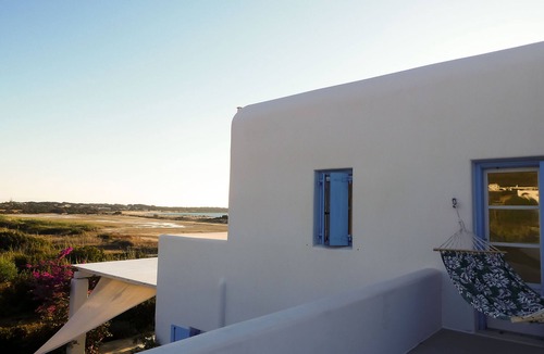 Naxos Villa | Care Naxos Cheerful 5 bedroom villa with pool on the beach