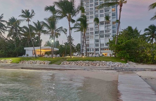 Caribbean Islands Apartment | Caribbean Beachfront Apartment. W/Scenic view