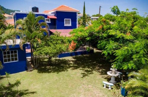 Los Maestros House | Caribbean Blue Mansion