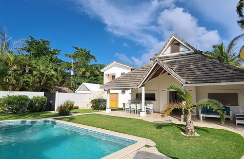La Iglesia Villa | Caribbean Villa Florenzo few steps from the beach