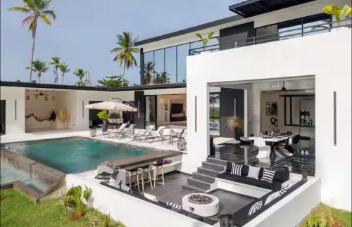 Las Galeras Villa | Casa B&W - Luxury Frente a Mar A 3 Minutos de la playa