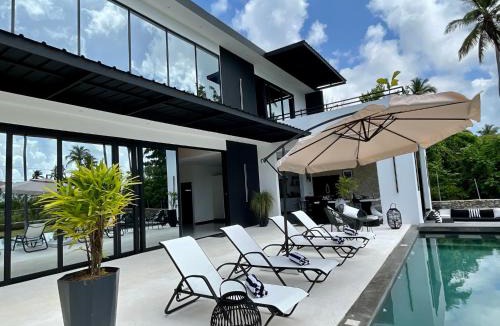 Las Galeras Villa | Casa B&W - Luxury Frente a Mar A 3 Minutos de la playa