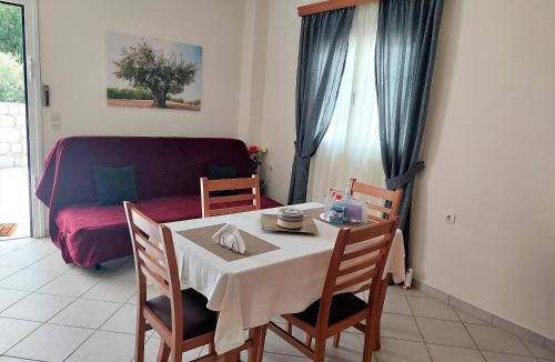 Pyrgou Dirou Apartment | Casa Blanca (I)