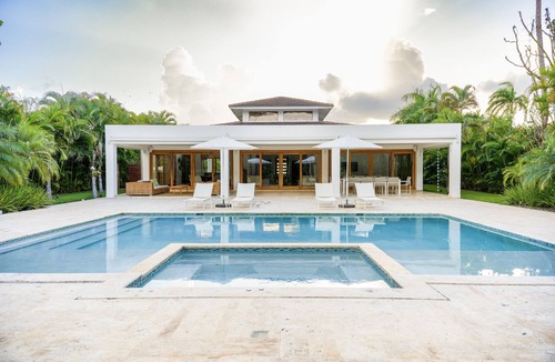 Los Lagos Villa | Casa Colibrí by Luxe Haus™ - Butlered Villa, Staff, Pool, Jacuzzi, Golf Carts