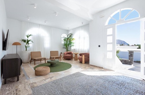 Agios Georgios Hotel | Casa Frati Suites & Villas