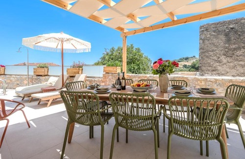 Karinai Villa | Casa Karinea - Serene Stone House Retreat