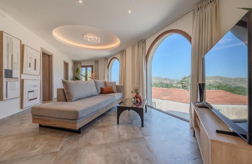 Karinai Villa | Casa Karinea - Serene Stone House Retreat