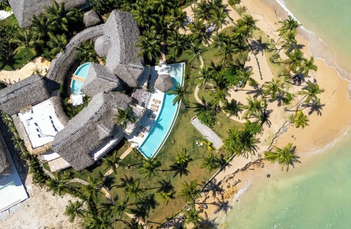 Puerto Bahia Villa | Casa La rodonda: 9 bedroom beachfront on spectacular sunset location.