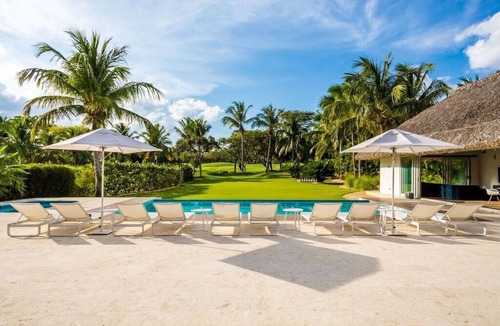 Los Naranjos Villa | Casa Luna Llena – Luxury Private Villa, Near the Beach, Pool, Golf Carts, Staff