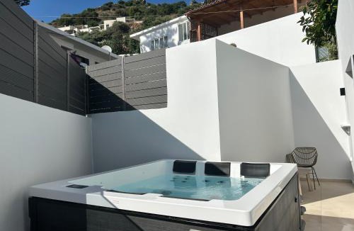 Mirthios House | Casa Notos