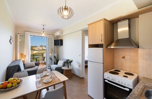 Lefkada Town Apartment | Casa Vardani 2 Modern Central Apartment