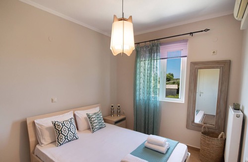 Lefkada Town Apartment | Casa Vardani: Modern, Quiet & Central Apartment
