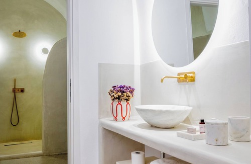 Fira Hotel | CASASUNSHA