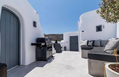 Karterados Villa | Cave Villa in Karterados: Enjoy Modern Luxury Amenities with a Private Jacuzzi