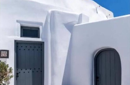 Karterados Villa | Cave Villa in Karterados: Enjoy Modern Luxury Amenities with a Private Jacuzzi