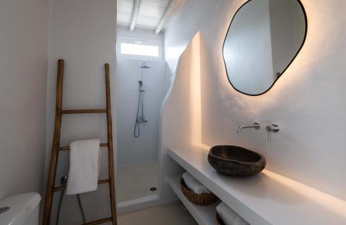 Aliki Apartment | Cavos Paros Rooftop Boho-Chic Design & Sea Views