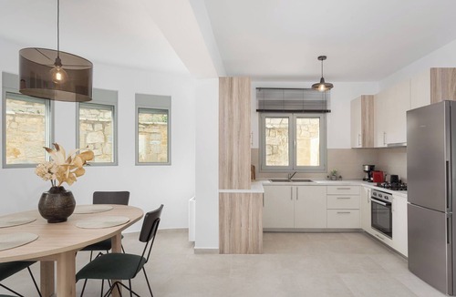 Isthmia House | Cavos Residence with Private Jacuzzi