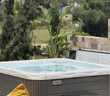 Psalidi Apartment | Celeste Sea View Home with Jacuzzi and BBQ