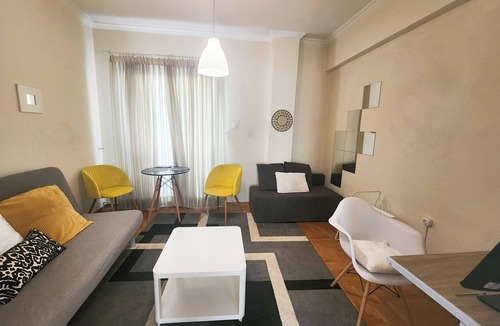 Vyronas Apartment | Central apartment in wonderful Athens!