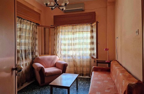 Ermoupoli Apartment | Central apt "Lili", 5-7' walk from the port, 10' walk from centre, pet friendly!