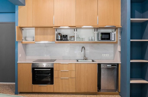 Psirri Apartment | Central Comfy Apt with Private Balcony & Rooftop Access. CT3