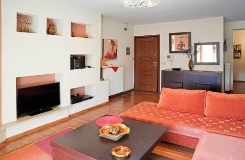 Grevena Apartment | Central Grevena Retreat with Mountain Views
